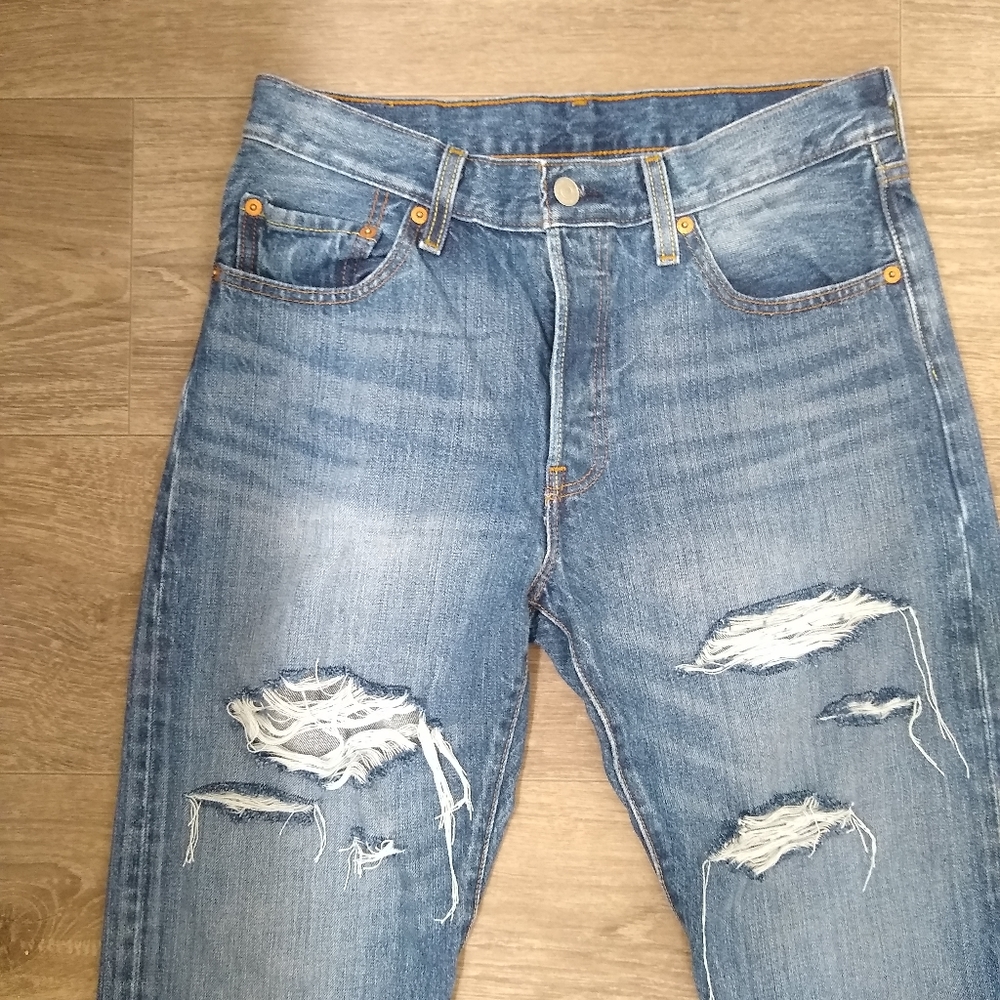 Rare Levi's 501 Ripped Mom Jeans - Picture 3 of 3